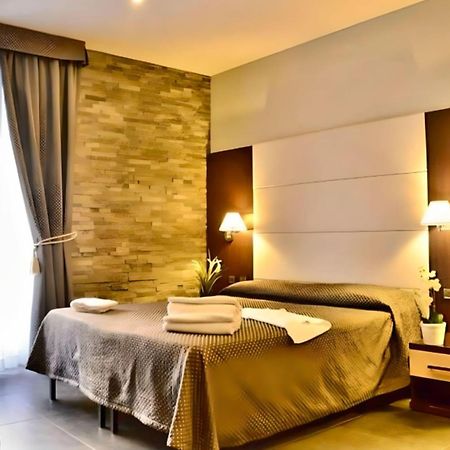 Roma Castle Termini Hotel ภายนอก รูปภาพ