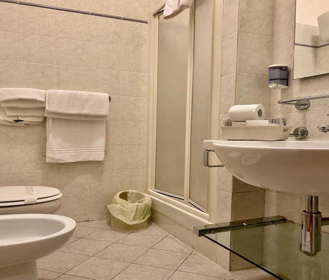 Roma Castle Termini Hotel ภายนอก รูปภาพ