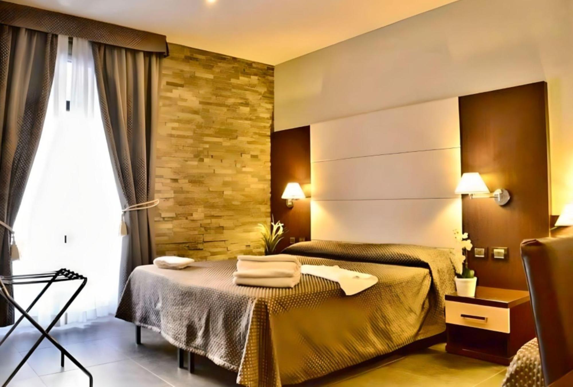 Roma Castle Termini Hotel ภายนอก รูปภาพ