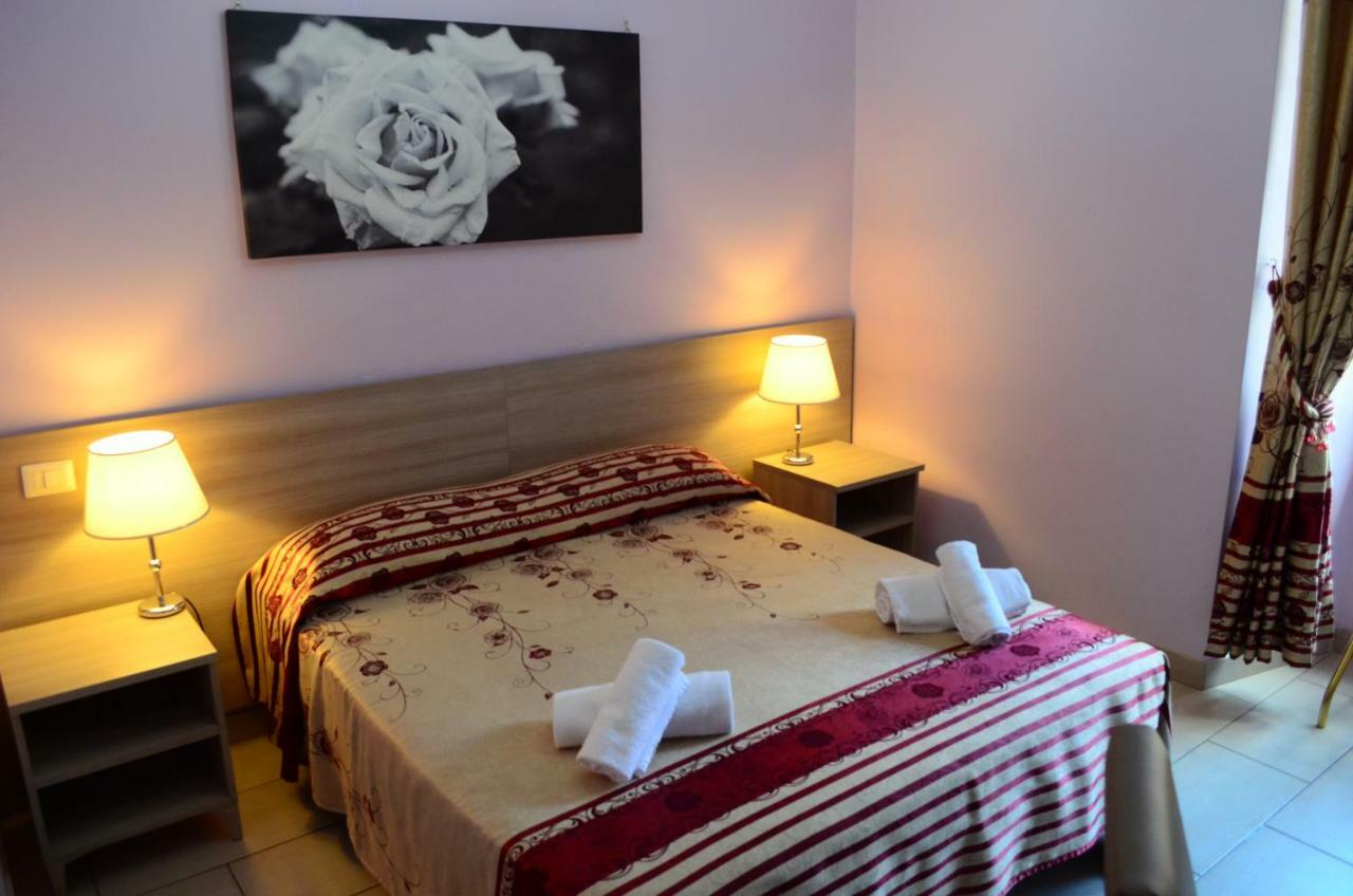 Roma Castle Termini Hotel ภายนอก รูปภาพ