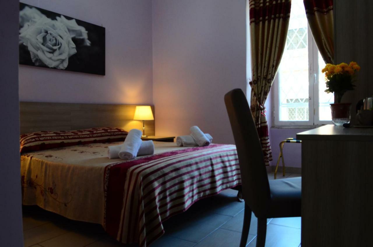 Roma Castle Termini Hotel ภายนอก รูปภาพ