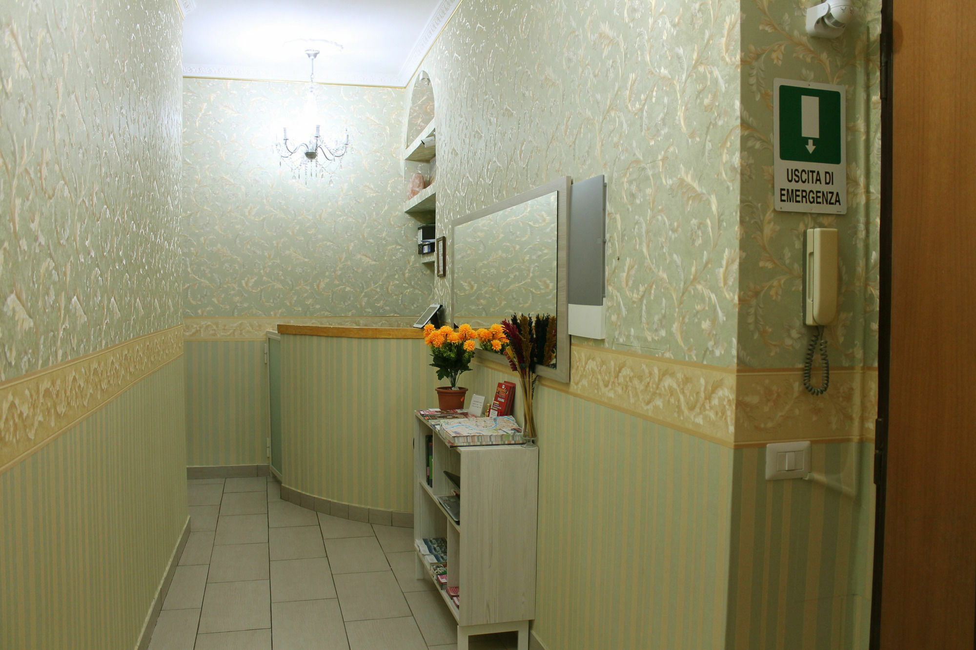 Roma Castle Termini Hotel ภายนอก รูปภาพ