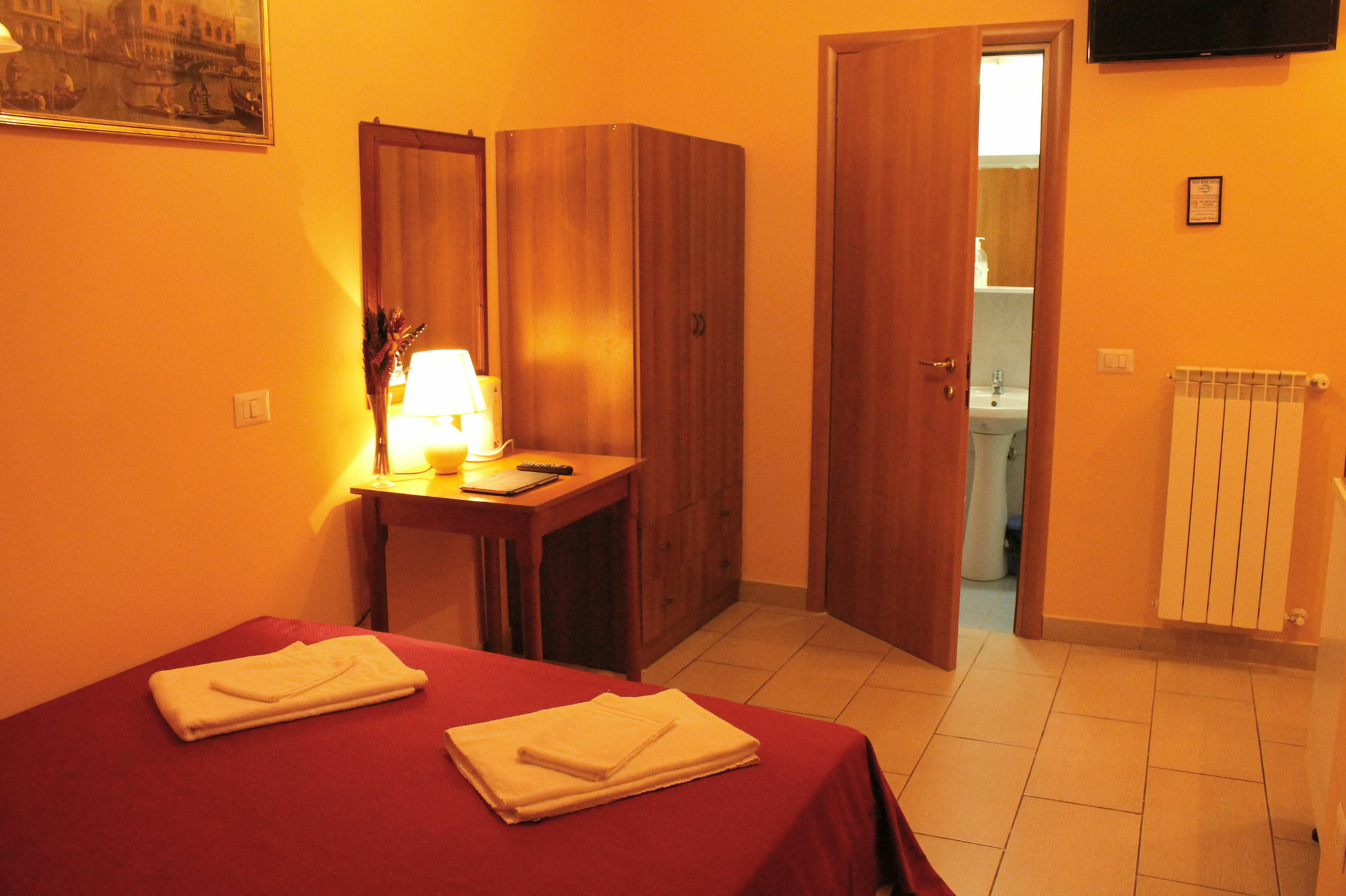 Roma Castle Termini Hotel ภายนอก รูปภาพ