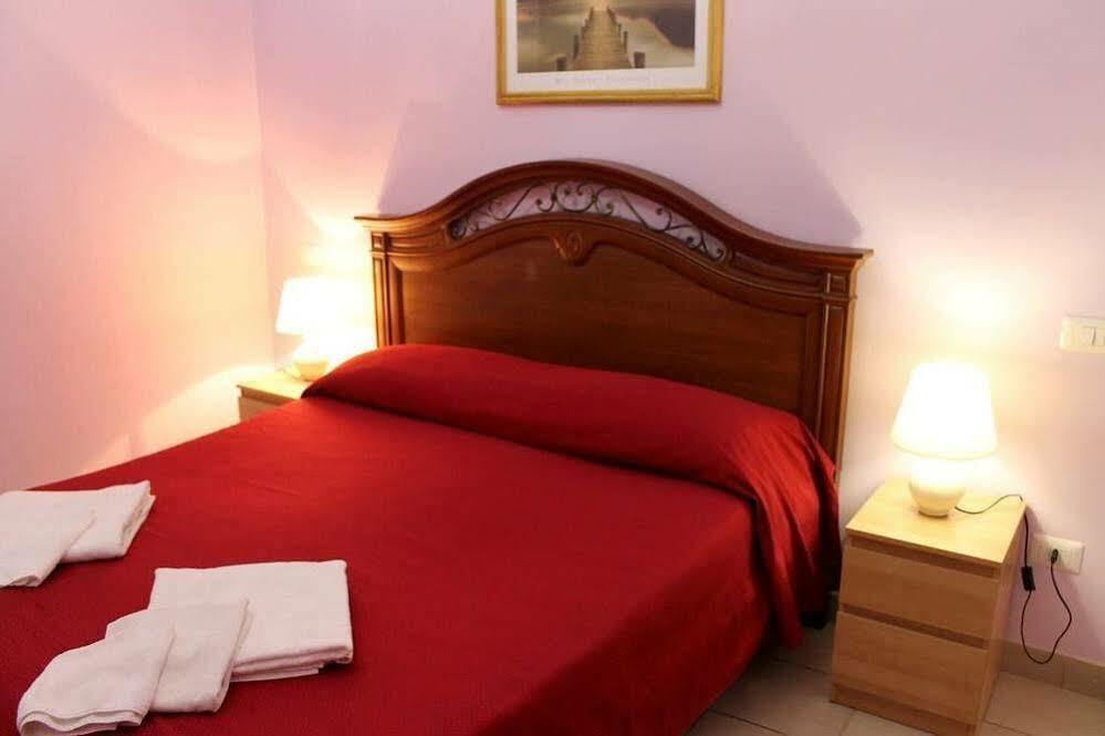 Roma Castle Termini Hotel ภายนอก รูปภาพ