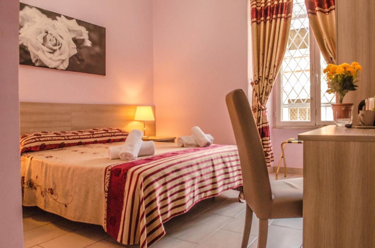 Roma Castle Termini Hotel ภายนอก รูปภาพ